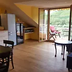 아파트 Casa Barzen - Stilvoll Urlauben An Der Mosel 레일