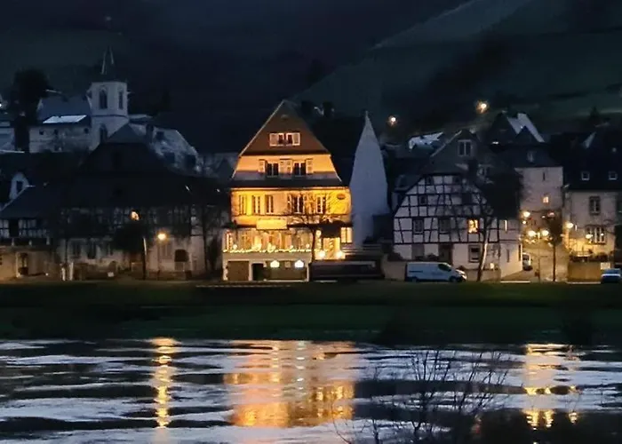 Casa Barzen - Stilvoll Urlauben An Der Mosel דירה רייל